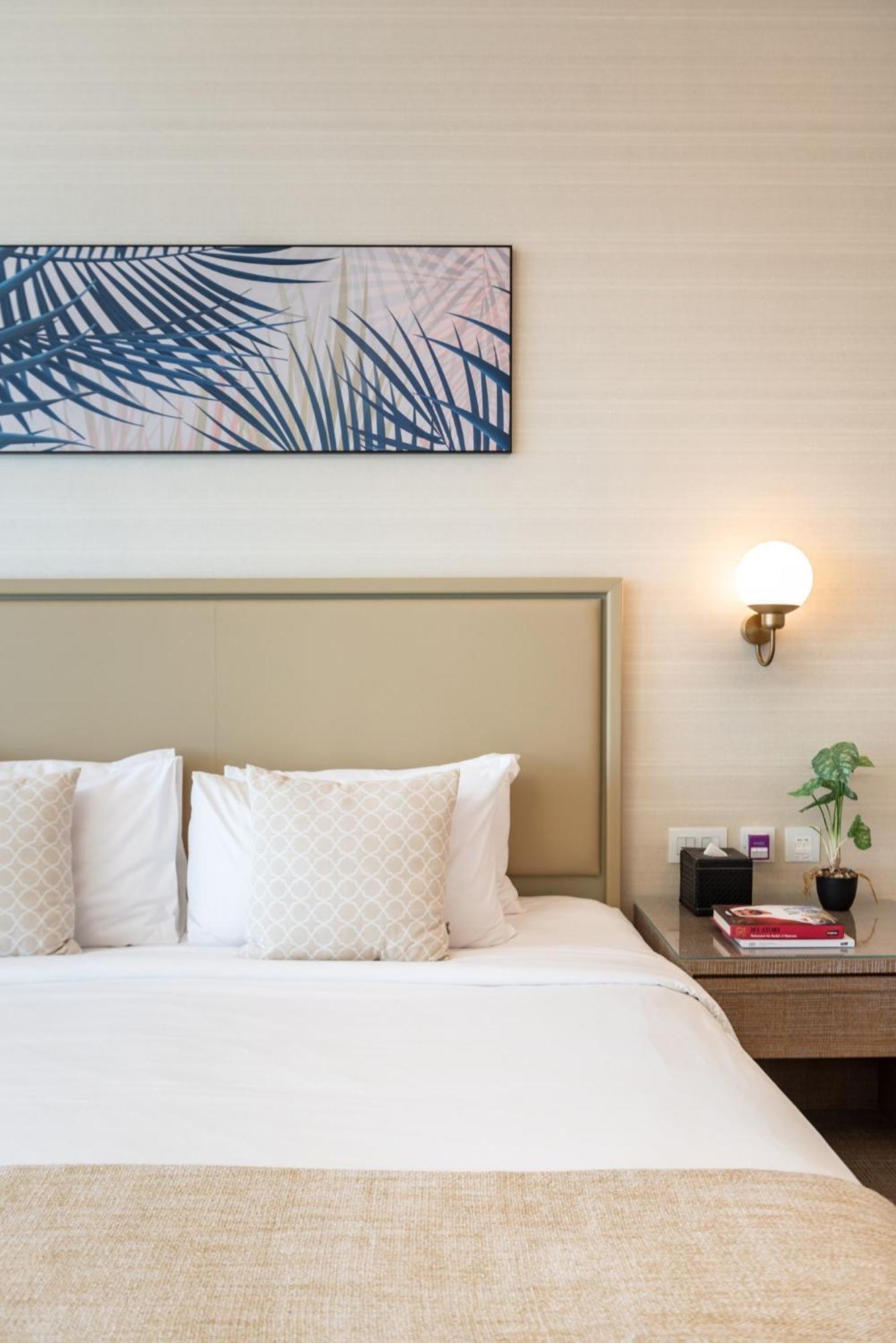 Palm Tower Where Luxury & View Meet In One Place * دبي