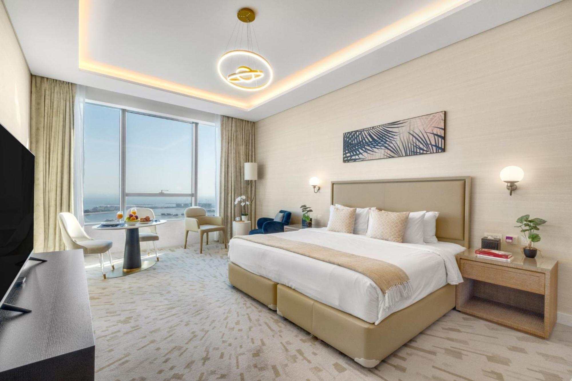 Palm Tower Where Luxury & View Meet In One Place دبي