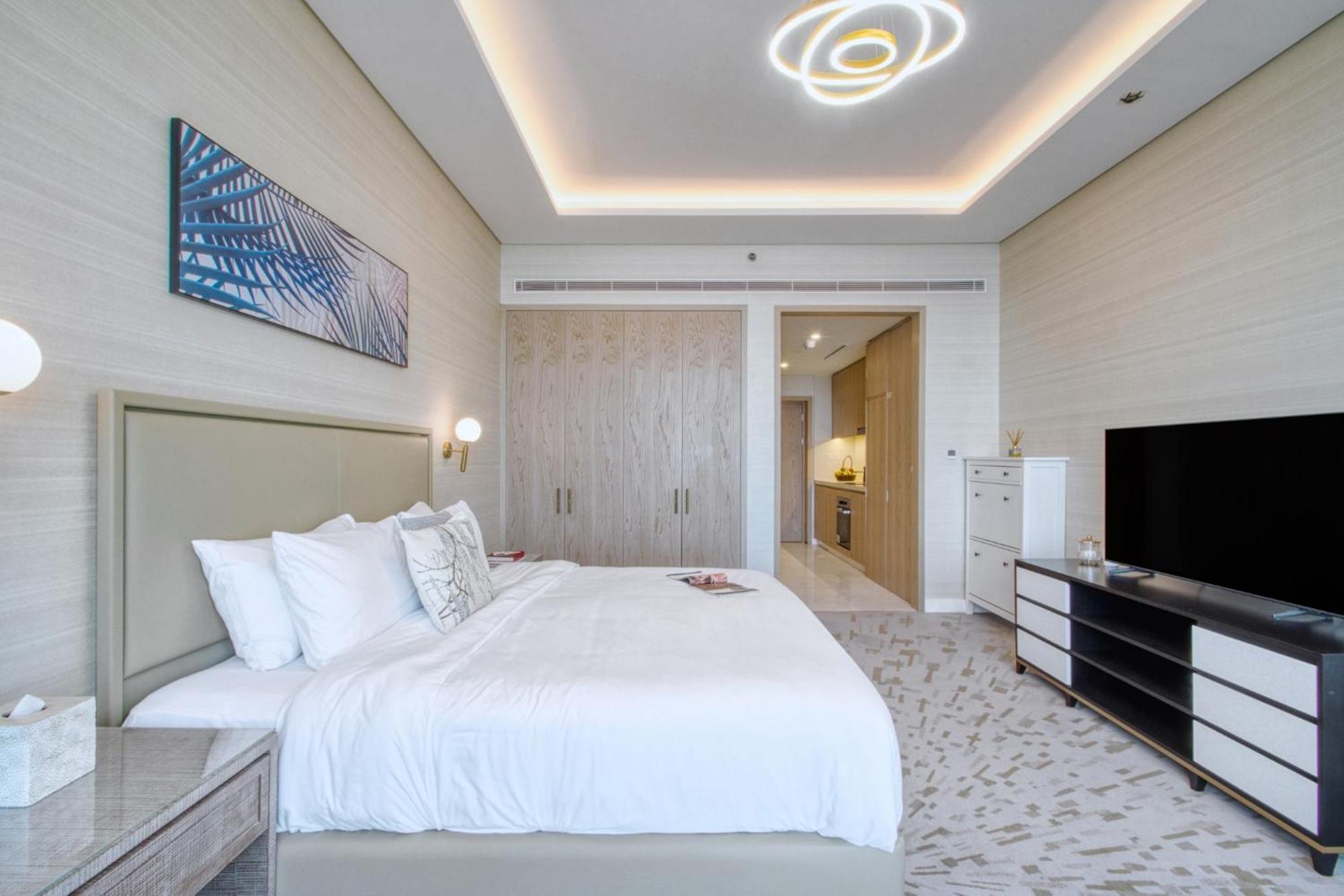 Palm Tower Where Luxury & View Meet In One Place دبي