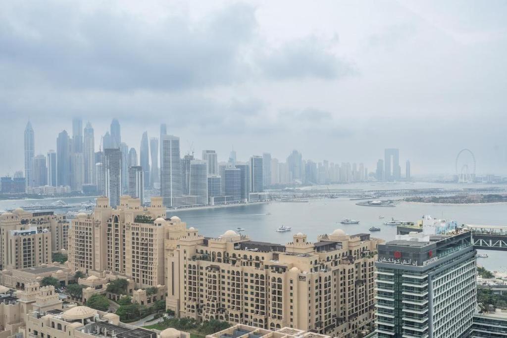 Palm Tower Where Luxury & View Meet In One Place دبي